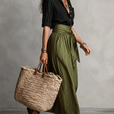 CONJUNTO BOHO CON BLUSA NEGRA Y FALDA MIDI DE SATÉN VERDE OLIVA