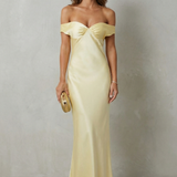VESTIDO DE NOCHE SATINADO CON HOMBROS DESCUBIERTOS
