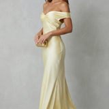 VESTIDO DE NOCHE SATINADO CON HOMBROS DESCUBIERTOS