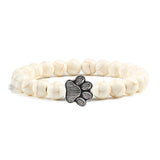 Pulsera con Perlas en Forma de Huella – Diseño de Piedra Natural