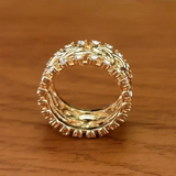 Anillo con Cinta de Cristal Dorada Trenzada