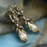 Pendientes colgantes de flores con perlas vintage