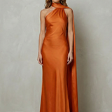 VESTIDO DE SIRENA DE SATÉN CON ESCOTE DRAPEADO EN CASCADA
