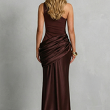 VESTIDO MAXI DE UN HOMBRO CON ELEGANCIA SATINADA