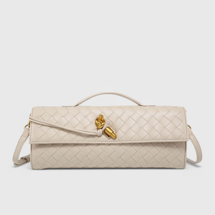 Melanie Clutch con Detalle de Nudo Dorado