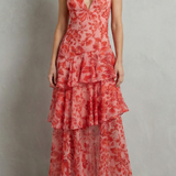 VESTIDO MAXI DE CHIFÓN CON CAPAS Y FLORACIÓN CARMESÍ