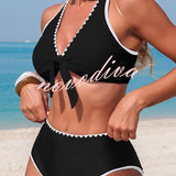 BIKINI DE DOS PIEZAS DE TIRO ALTO CON ACABADOS EN CONTRASTE