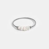 Anillo de plata con perlas de agua dulce clásico