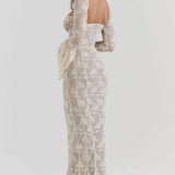VESTIDO LARGO DE ENCAJE CON ELEGANCIA ROMÁNTICA